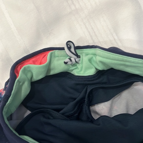 Ivivva Floral watercolor shorts size 8!💗 - Picture 4 of 4